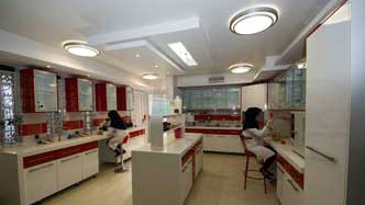 آزمایشگاه مدرن و مجهز شهدین 